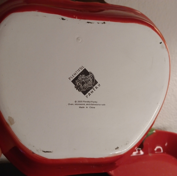 GORGEOUS NEW Pair of Plentiful Pantry Stoneware 10" Apple Shape Bake Bowls. - Picture 3 of 6